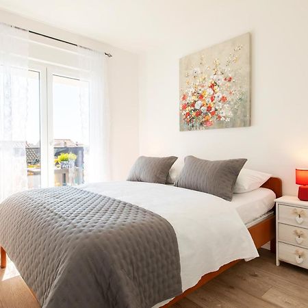 Sunny Island Apartment โตรกีร์ ภายนอก รูปภาพ