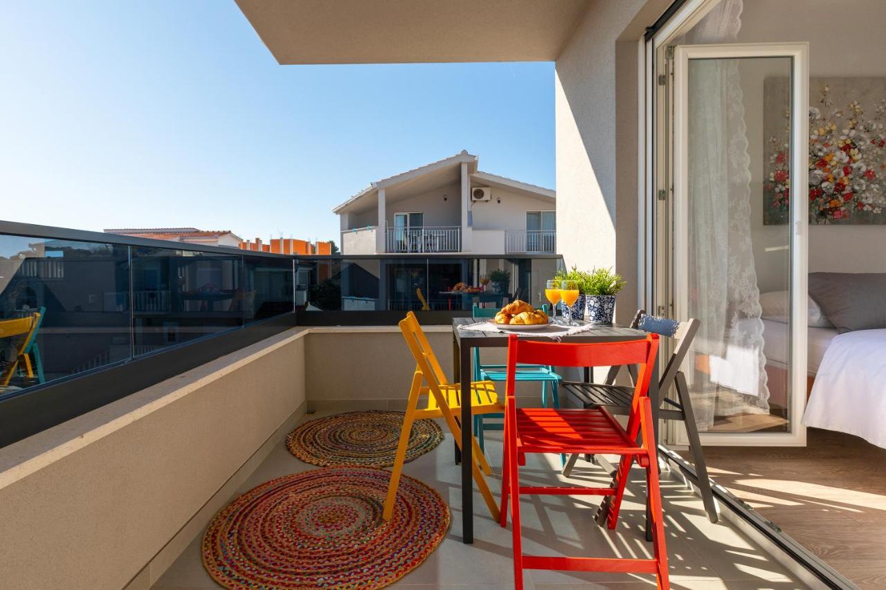 Sunny Island Apartment โตรกีร์ ภายนอก รูปภาพ