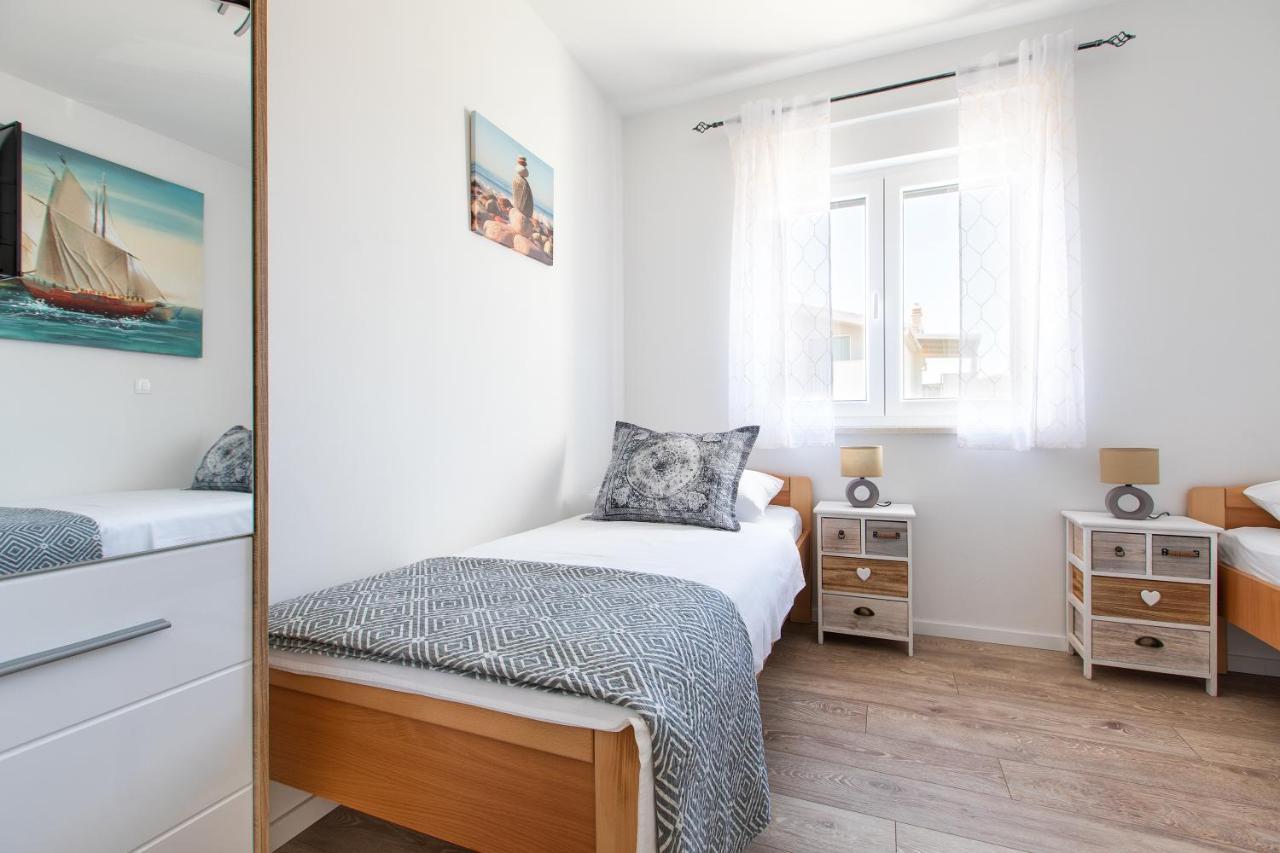 Sunny Island Apartment โตรกีร์ ภายนอก รูปภาพ