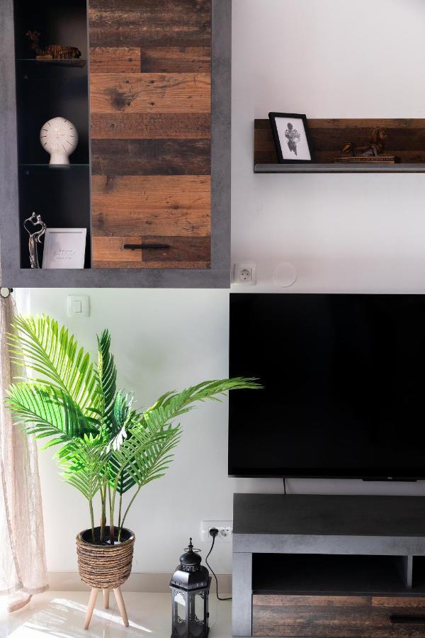 Sunny Island Apartment โตรกีร์ ภายนอก รูปภาพ