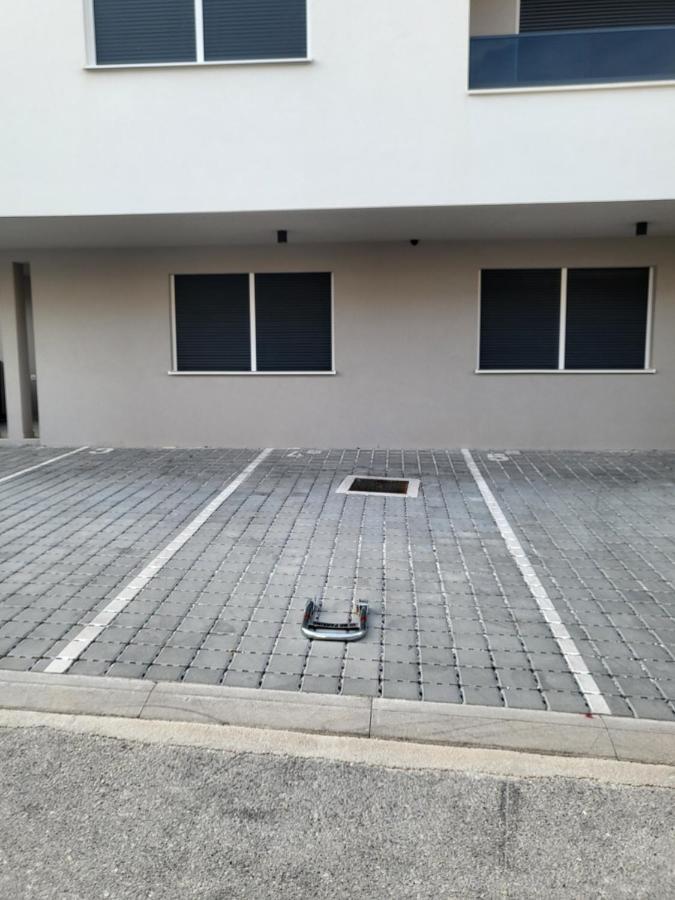 Sunny Island Apartment โตรกีร์ ภายนอก รูปภาพ